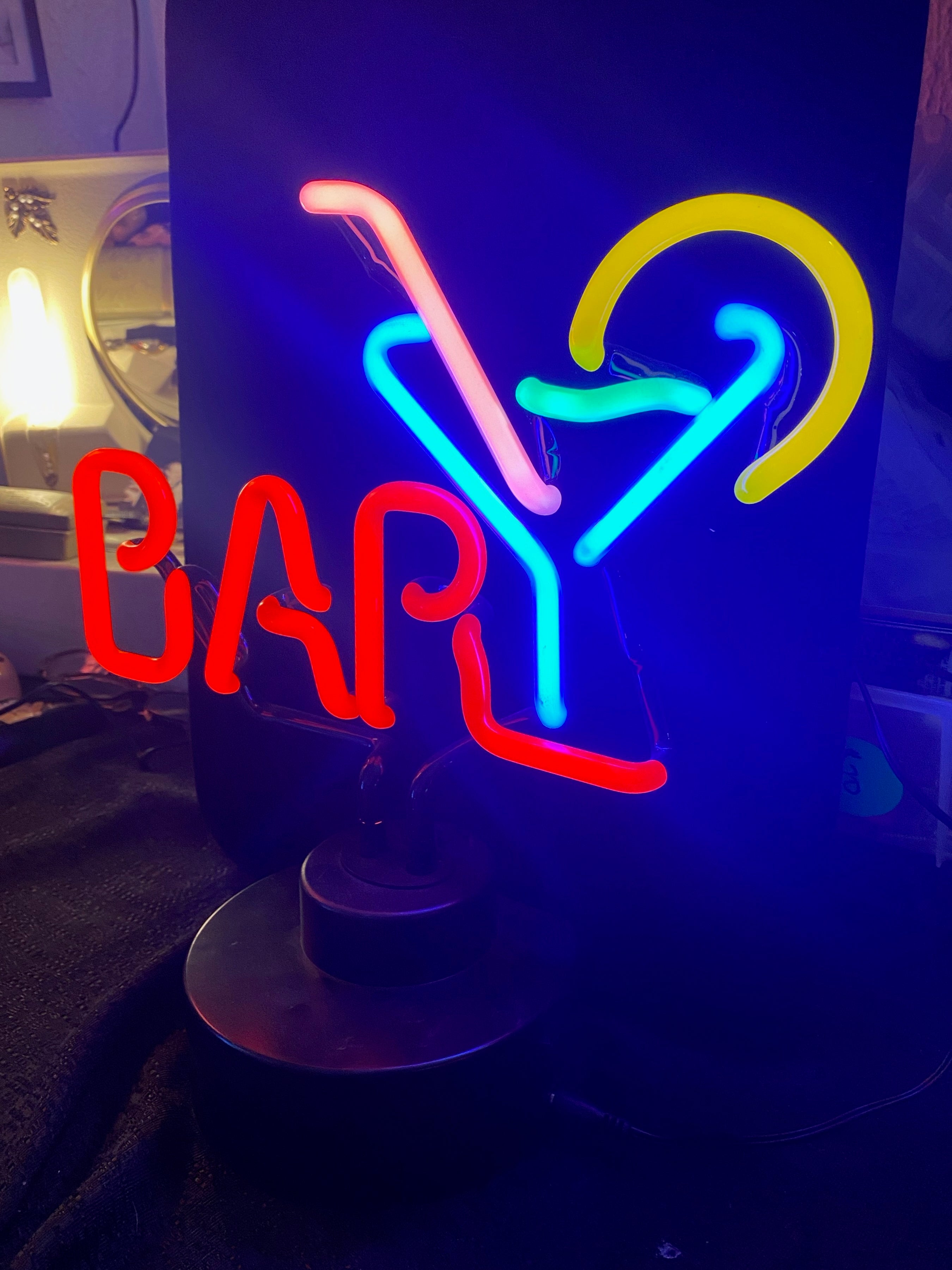 Bar Martini Neon Sculpture – Timeless-treasures-milford