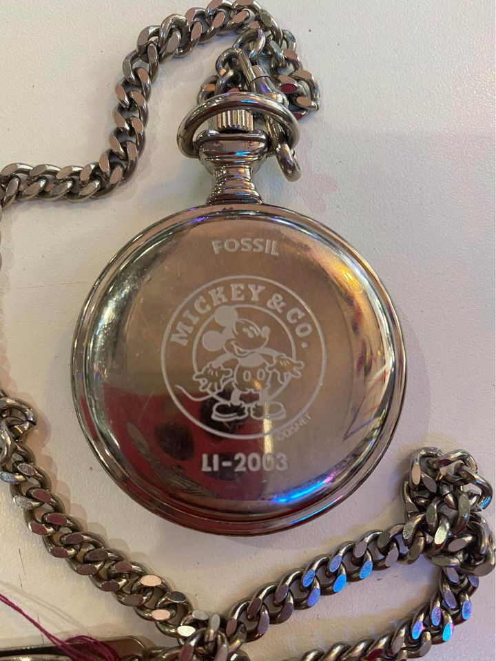 Mickey mouse pocket outlet watch value